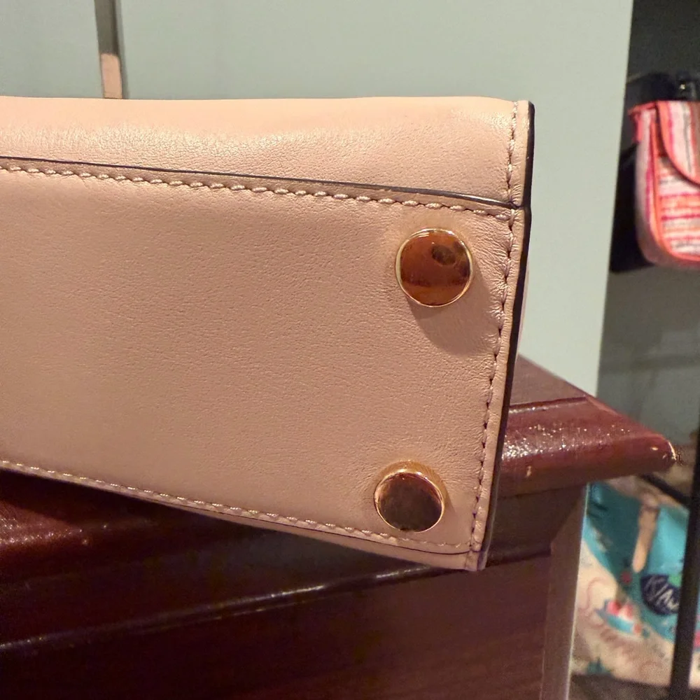 Michael Kors Slone Ruffle Light Pink Handbag with Gold Chain - Picture 8 of 10